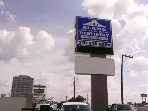 Pylon Signs 11